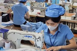 Không cho lao động nữ nghỉ 30 phút/ngày khi 'đèn đỏ' bị phạt tới 40 triệu đồng