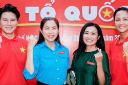Hành động ý nghĩa của MC Vũ Mạnh Cường sau khi gây sốt tại 'Tổ quốc trong tim'