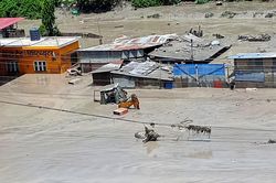 Nepal chạy đua giải cứu hơn 100 công nhân mắc kẹt trong đường hầm