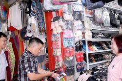 Phường Nghĩa Đô đưa thanh toán số vào chợ dân sinh