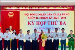 Đồng chí Nguyễn Thị Mùng Chín được bầu là Chủ tịch HĐND xã Hạ Bằng