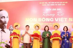 H&agrave; Nội khai mạc triển l&atilde;m ảnh 'Rạng rỡ non s&ocirc;ng Việt Nam'