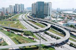 Hà Nội quyết liệt gỡ 'điểm nghẽn' - tạo động lực tăng trưởng hai con số: Áp lực và động lực đổi mới