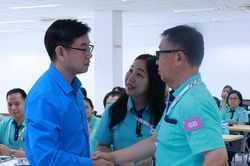 Quốc kh&aacute;nh 2-9, C&ocirc;ng đo&agrave;n s&aacute;t c&aacute;nh c&ugrave;ng c&ocirc;ng nh&acirc;n