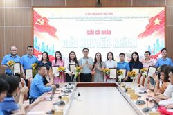 Cán bộ Công đoàn triển khai thực hiện các Nghị quyết của Đảng