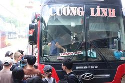 Ng&agrave;y cuối trước kỳ nghỉ, t&agrave;u xe, s&acirc;n bay tăng cường phục vụ