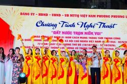Phường Phương Liệt sôi nổi chương trình nghệ thuật 'Đất nước trọn niềm vui'