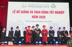 407 t&acirc;n b&aacute;c sĩ, dược sĩ, cử nh&acirc;n Trường Đại học Y Dược, ĐHQGHN nhận bằng tốt nghiệp: 'Trong bất kỳ ho&agrave;n cảnh n&agrave;o, h&atilde;y giữ vững y đức'