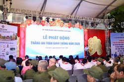 Phường Cửa Nam: Một hàng xe dừng đỗ có thể thành 'nút thắt' giao thông