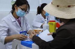 TPHCM hỗ trợ 100% học ph&iacute; cho đ&agrave;o tạo b&aacute;c sĩ nội tr&uacute;