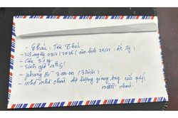 Xót xa bé trai hơn 7 tháng tuổi bị bỏ rơi trước cổng chùa