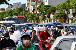 Cập nhật t&igrave;nh h&igrave;nh giao th&ocirc;ng H&agrave; Nội cuối chiều trước nghỉ lễ 2/9