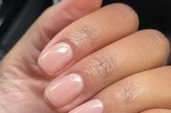 Loạt kiểu móng 'trong veo' đang phủ sóng đầu mùa Thu: Tinh tế và cực kỳ sang