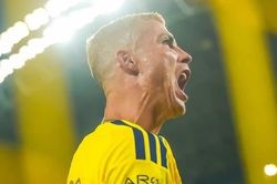 Ronaldo ghi bàn quyết định, Al Nassr ngược dòng giữ mạch toàn thắng