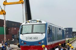 Đường sắt tiếp nhận l&ocirc; đầu m&aacute;y mới, tốc độ lớn nhất 120km/h