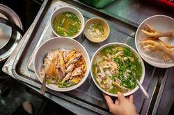 Quán phở gà ở Hà Nội bất ngờ gây chú ý trên MXH Trung Quốc