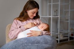 Điều gì xảy ra khi trẻ cai sữa sớm?