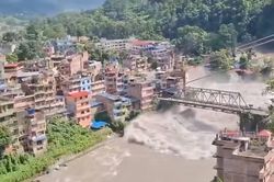 Thảm họa lũ lụt Nepal: Mất liên lạc với du khách của 19 quốc gia