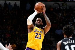Lý giải trạng thái 'lên đồng' khi ném rổ của huyền thoại LeBron James