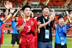 HLV Kim Sang-sik v&agrave; Đ&igrave;nh Bắc kh&ocirc;ng tham dự ASIAD 2026