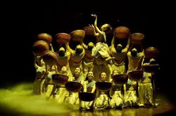 Nỗ lực cống hiến trên con đường nghệ thuật