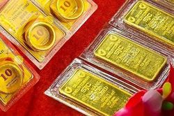 Giá vàng hôm nay (chiều 29-8): Lao dốc sau tín hiệu của Fed