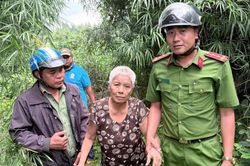 Công an xã tìm được cụ bà đi lạc