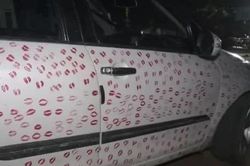 3.400 vết hôn trên xe hơi