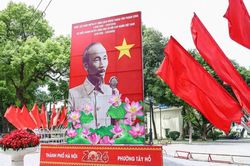 Rạng rỡ sắc đỏ ng&agrave;y Tết Độc lập giữa l&ograve;ng Thủ đ&ocirc;