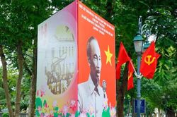 [GALLERY] Hà Nội rực rỡ cờ hoa chào mừng Quốc khánh 2/9