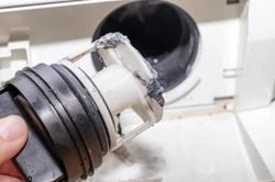 Nhiều người dùng máy giặt nhưng quên làm việc này