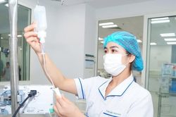 Bệnh viện tuyến đầu không nghỉ lễ, sẵn sàng cấp cứu 24/24