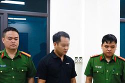 Khởi tố, bắt tạm giam Giám đốc doanh nghiệp liên quan vụ kè đá bờ sông Hồng gãy đổ