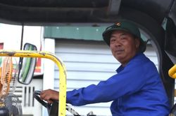 Công nhân miệt mài 'bám' công trường ngày nghỉ lễ 2/9