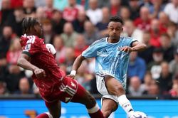 Trực tiếp Liverpool vs Nottingham 0-1 (H1): Không vào!!! Liverpool bị từ chối bàn thắng