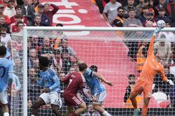 Trực tiếp Liverpool vs Nottingham 0-1 (H1): Không vào!!! Munoz lỡ cơ hội