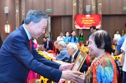 Đất nước không quên những người tận hiến cho Đảng, cho dân