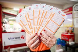 Vietlott t&igrave;m thấy kh&aacute;ch h&agrave;ng tr&uacute;ng độc đắc tiền tỷ ng&agrave;y đầu kỳ nghỉ lễ Quốc kh&aacute;nh