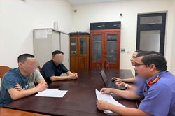 VKSND khu vực 2, TP Đà Nẵng tiếp nhận người phạm tội đang bị truy nã đến đầu thú