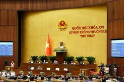 Chủ tịch Quốc hội Trần Thanh Mẫn ký chứng thực 9 nghị quyết Quốc hội khóa XVI