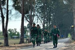 Nếu sĩ quan nghỉ hưu trước tuổi sẽ được trợ cấp một lần bằng 5 tháng tiền lương
