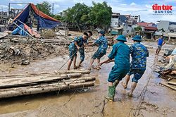 Người lính Ra đa giúp bà con Lạng Sơn ổn định cuộc sống sau bão