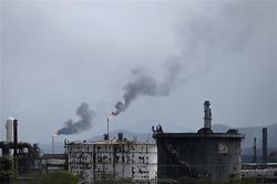 Kho báu dầu mỏ Venezuela: Vì sao không dễ khai thác?