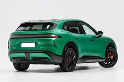 SUV hạng D thiết kế thể thao, công suất 449 mã lực, giá chưa tới 600 triệu đồng