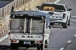 Thêm 4 trường hợp bị xử lý vì không giữ khoảng cách trên cao tốc