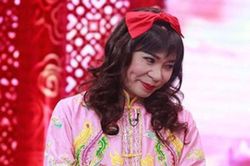 NSND Công Lý gây chú ý với cảnh tượng hiếm thấy