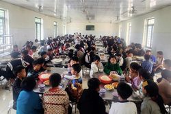 Trước thềm năm học mới, Hiệu trưởng trường vùng cao kêu gọi ủng hộ gạo, gas cho hơn 300 học sinh