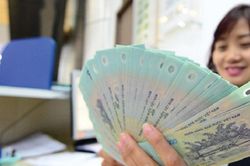 Choáng với đãi ngộ banker: CEO nhận tiền tỷ, nhân viên hưởng hàng chục triệu đồng mỗi tháng