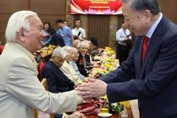 Những tấm gương sáng trọn đời giữ vững lời thề với Đảng