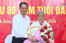 Bản tin Thời sự tối 29/8/2026: Phó Bí thư Tỉnh ủy Trịnh Tuấn Sinh trao Huy hiệu 80 năm tuổi Đảng cho đảng viên lão thành